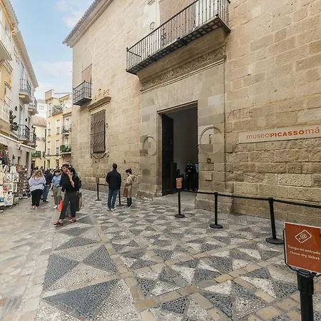 Homeclub Moderno Piso Junto Al Museo Picasso Ii * Malaga